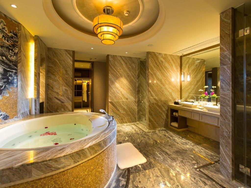 New Century Grand Hotel Hangzhou Zheshang Exterior photo